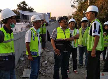Kunjungan Direktur Jembatan Ditjen Bina Marga Kementrian PUPR ke Proyek Fly Over Manahan Solo