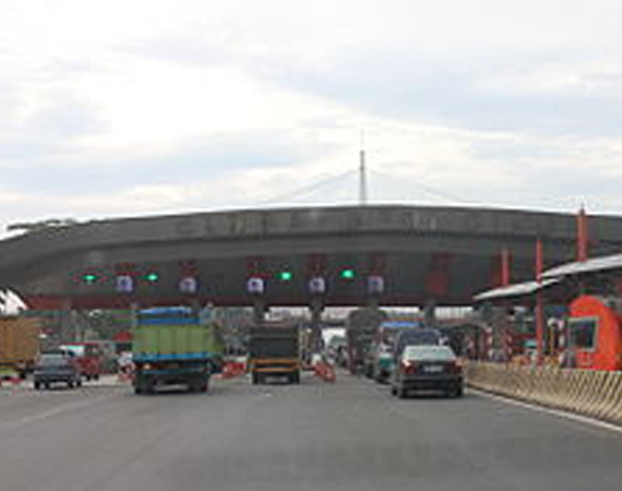 Pengerjaan Gerbang Tol Utama Jalan Tol Jakarta - Tangerang (Km 9+600)